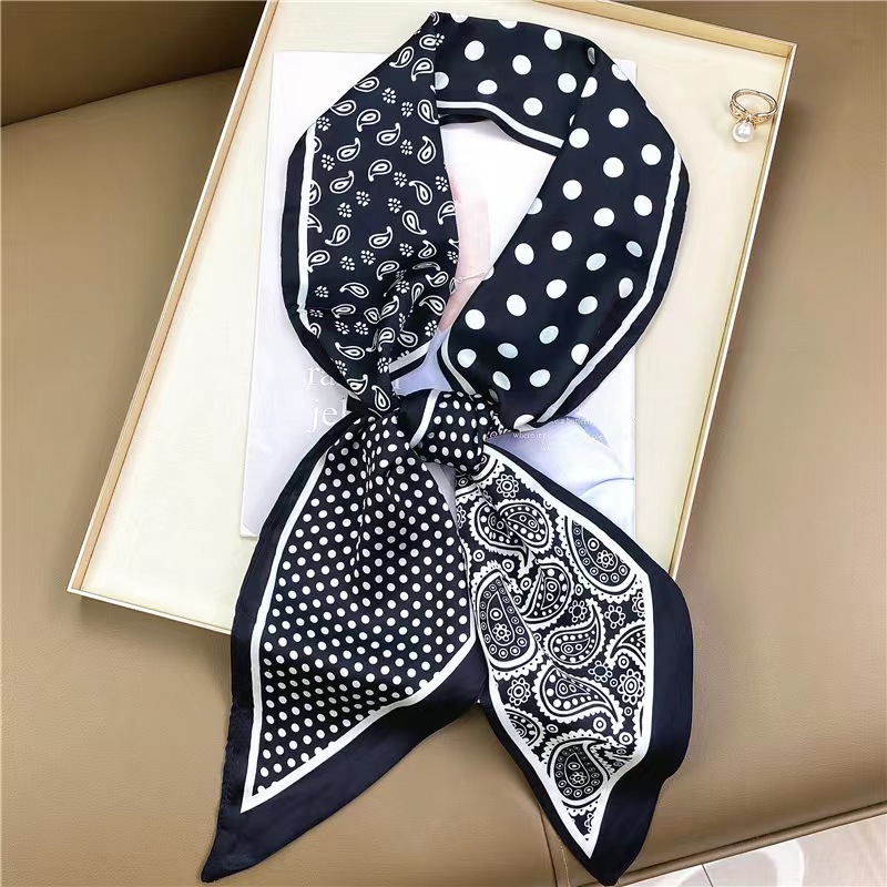 Foulard Quadrato di Lusso in S - Silk Tie Striped recensione e prezzo
