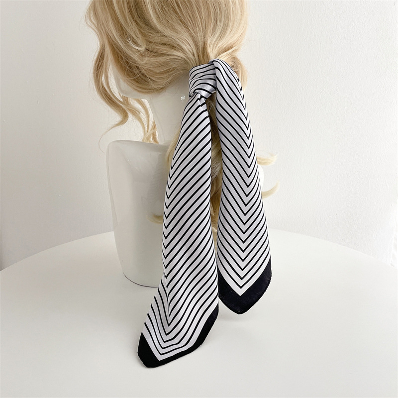 Foulard Quadrato di Lusso in S - Silk Tie Striped recensione e prezzo
