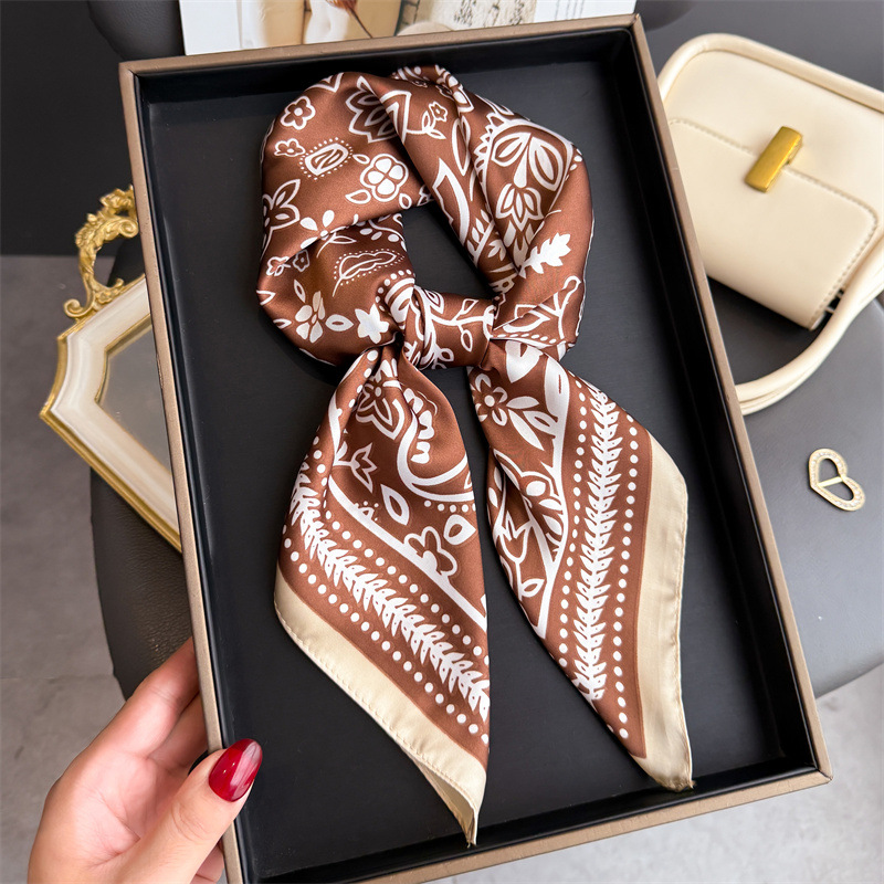 Sciarpa quadrata in seta con s - Silk Neck Scarf recensione e prezzo